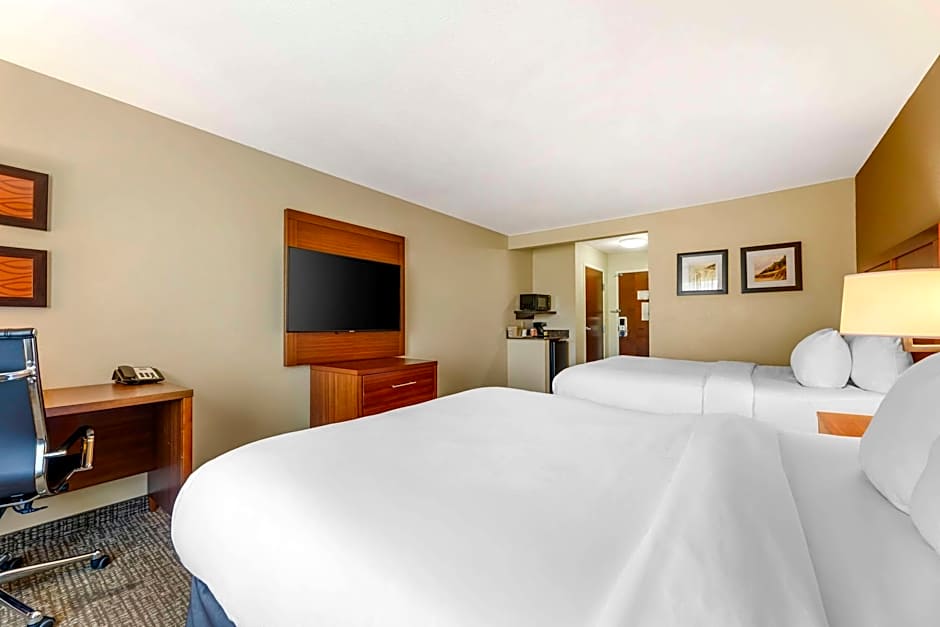 Photo 1 of 7 of 2 Queen Beds, Accessible