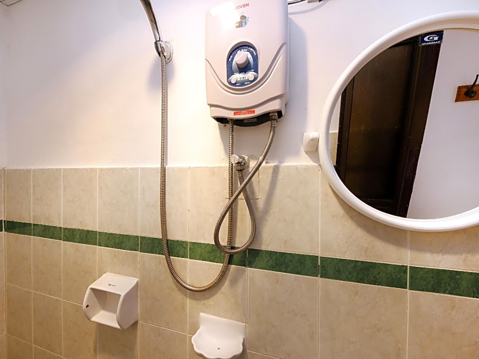 Hotel O Azimaju Guesthouse