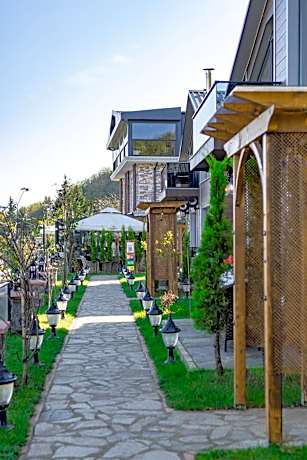Poison Garden Suite & SPA