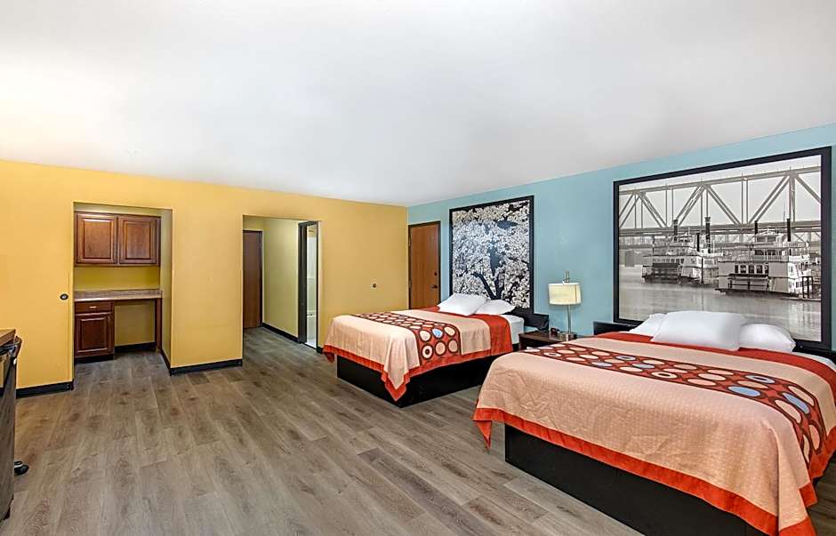 Super 8 by Wyndham Eddyville/Kuttawa