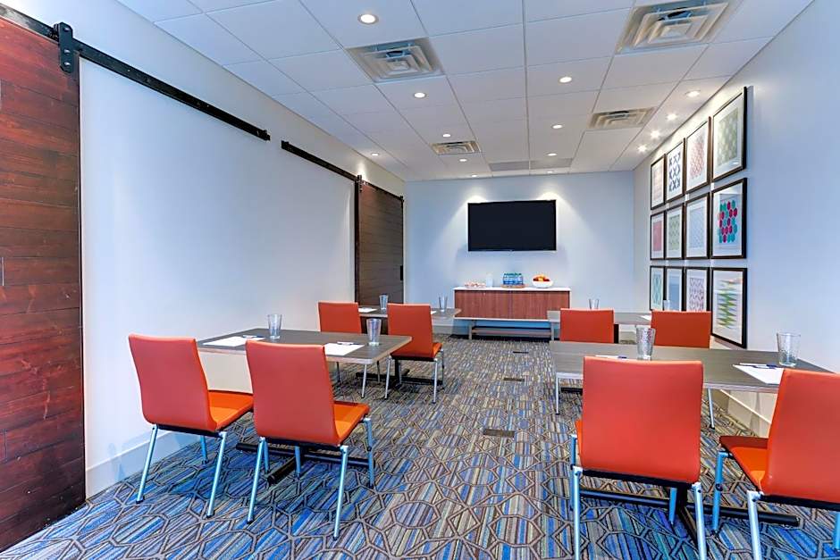 Holiday Inn Express & Suites Middletown - Goshen By IHG