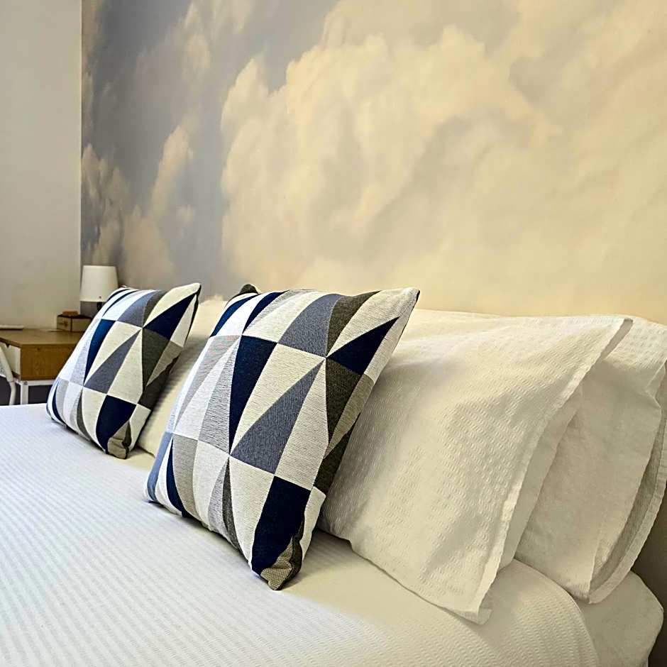Deluxe 1 Double Bed or 2 Beds, Balcony — 12 fotoğraftan 1. fotoğraf