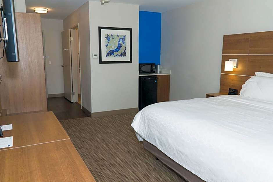 Holiday Inn Express Hotel & Suites Madison By IHG