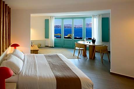 Deluxe Spa Suite with Outdoor Private Pool with Caldera View