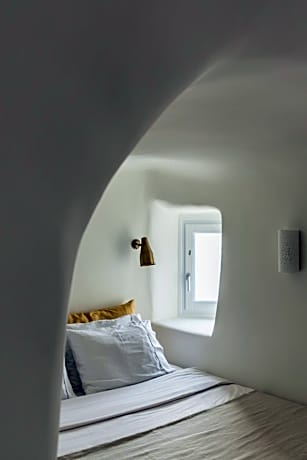 Junior Suite with Caldera & Sunset View