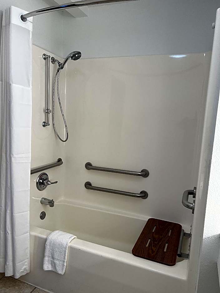 Days Inn by Wyndham Jamestown