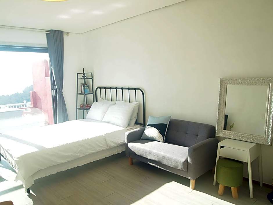 Whales Dream Pension