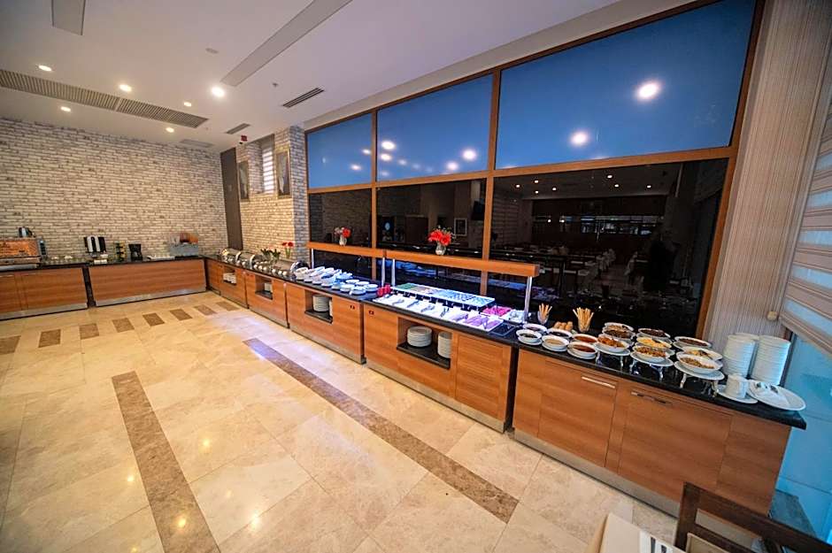Grand Itimat Hotel
