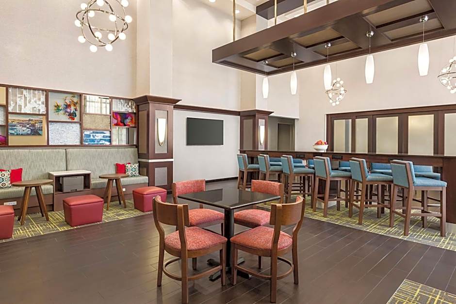 Hampton Inn By Hilton And Suites York South
