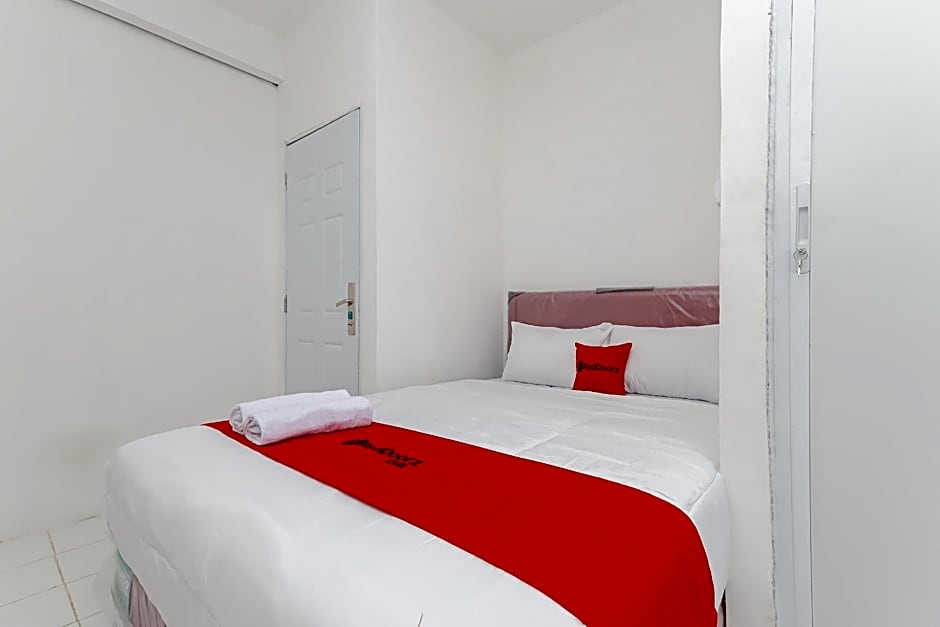 RedDoorz near Pasar Lama Serang