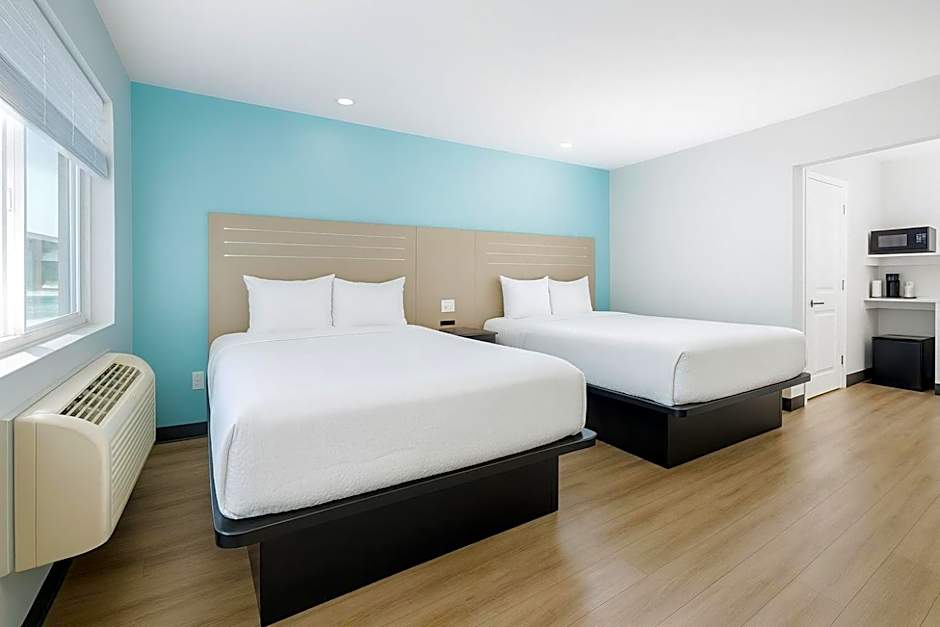 Travelodge by Wyndham LAX South