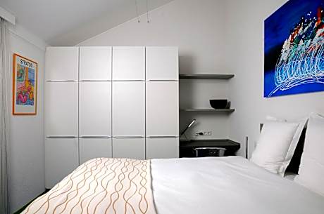 Suite with Garden View