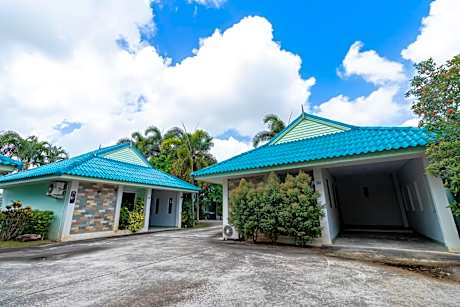 Khum Suk Resort