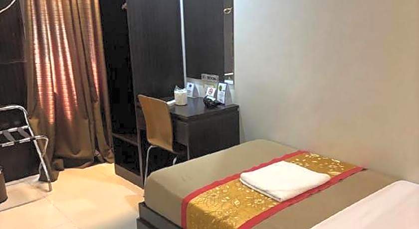 Grand Astoria Hotel