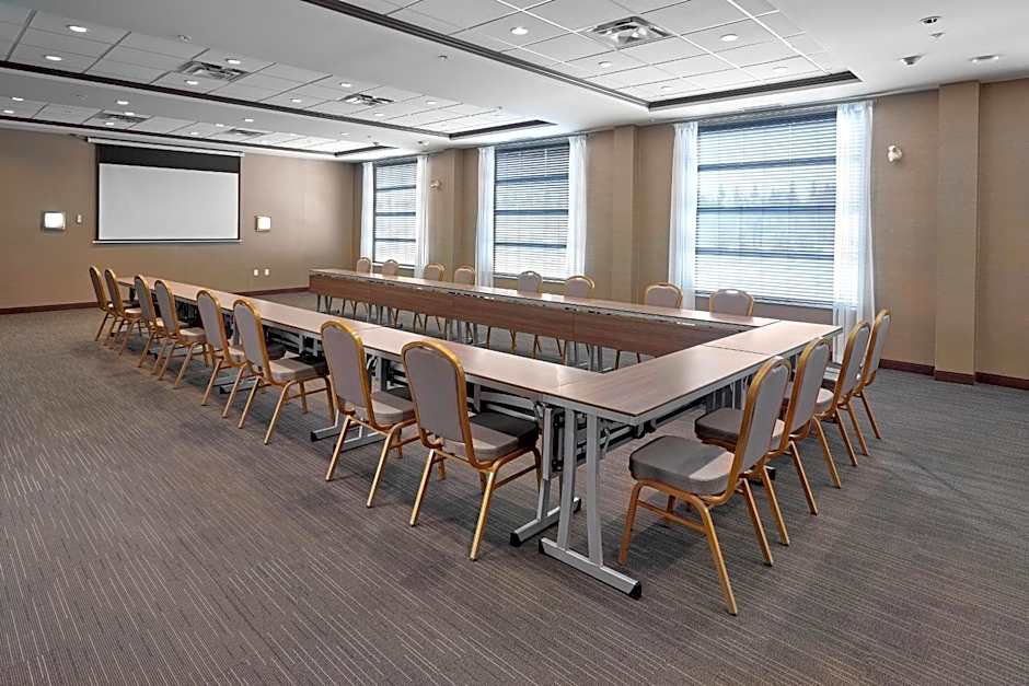 Four Points by Sheraton Edmonton West
