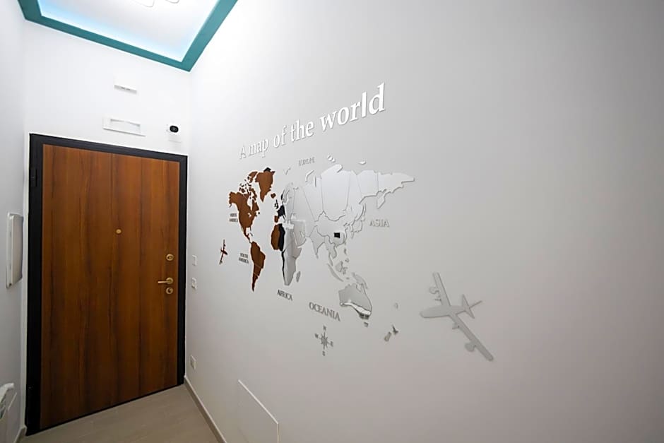 PalerMonAmour Art Gallery Suite