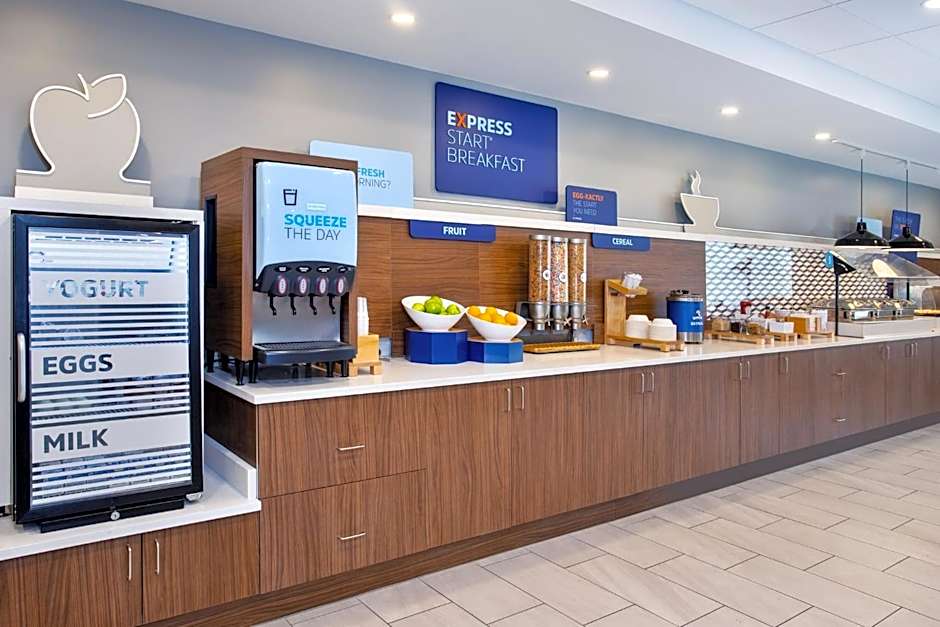 Holiday Inn Express Hotel & Suites - Belleville Area By IHG