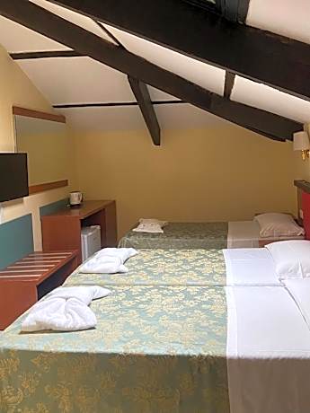 Classic Triple Room