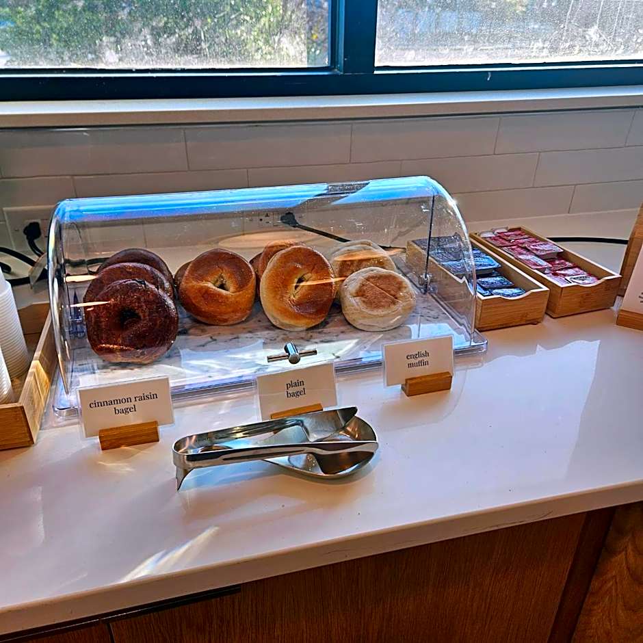 Fairfield by Marriott Inn & Suites Charleston Downtown