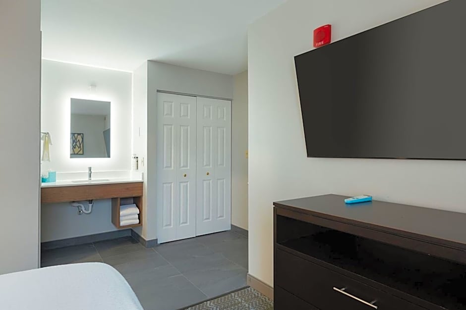 Staybridge Suites Madison - East By IHG