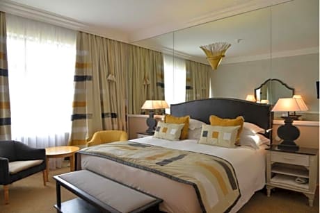 Deluxe Twin Room with Club Access