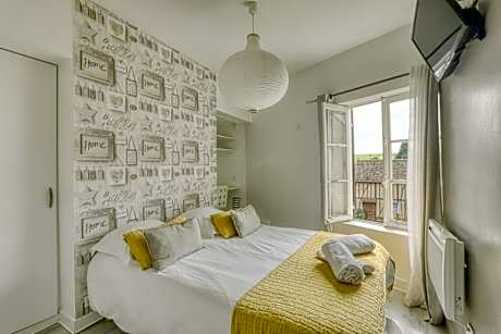 Double Room with Private Bathroom - "Kyllie"