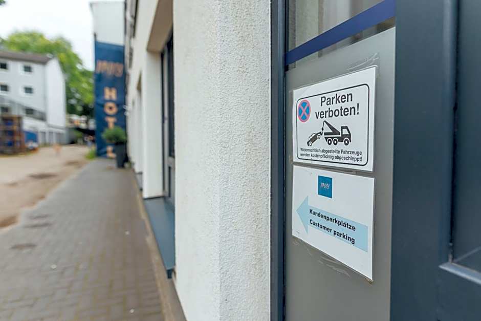 MYKY Aparthotel Harburg - Free Parking