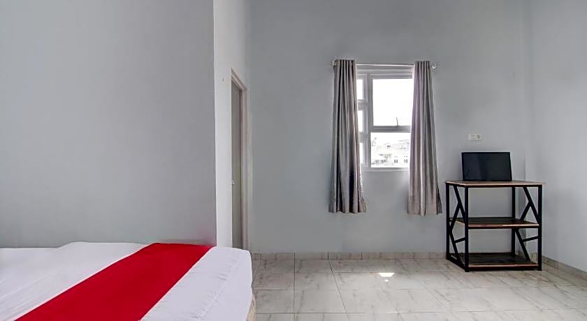 OYO 92806 Penginapan Geby Syariah