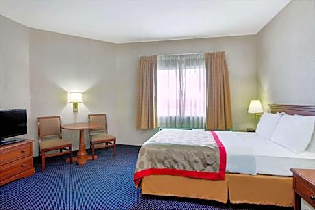 King Room - Non-Smoking