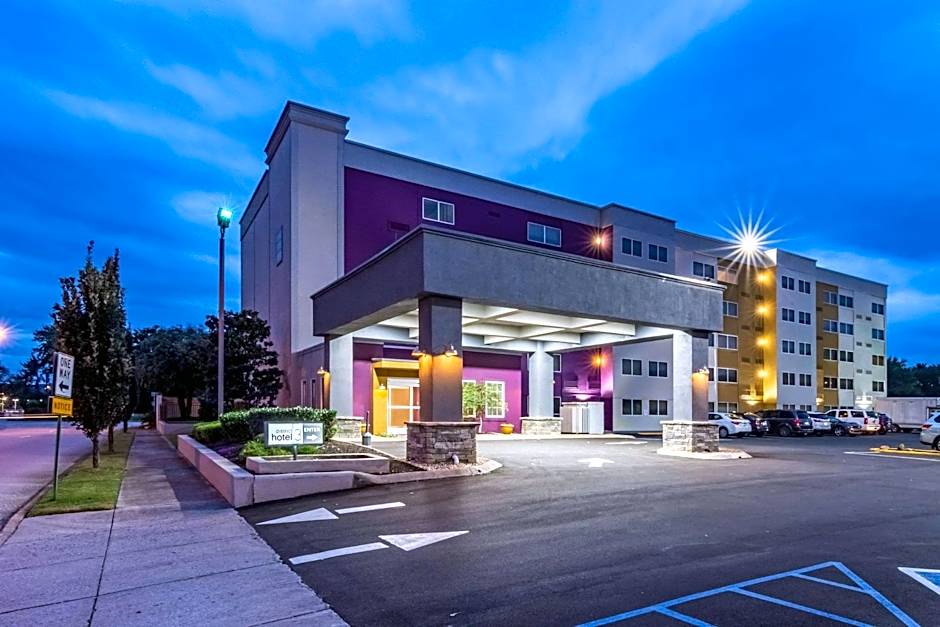 District 3 Hotel, Ascend Hotel Collection