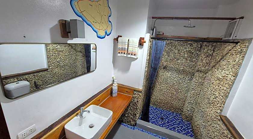 Apo Diver Beach Accomodation