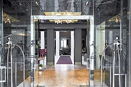 Queen Victoria Hotel & Manor House