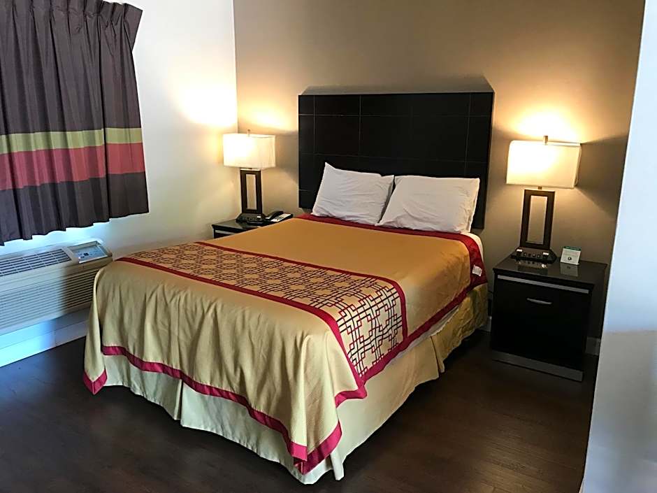 Manhattan Inn & Suites