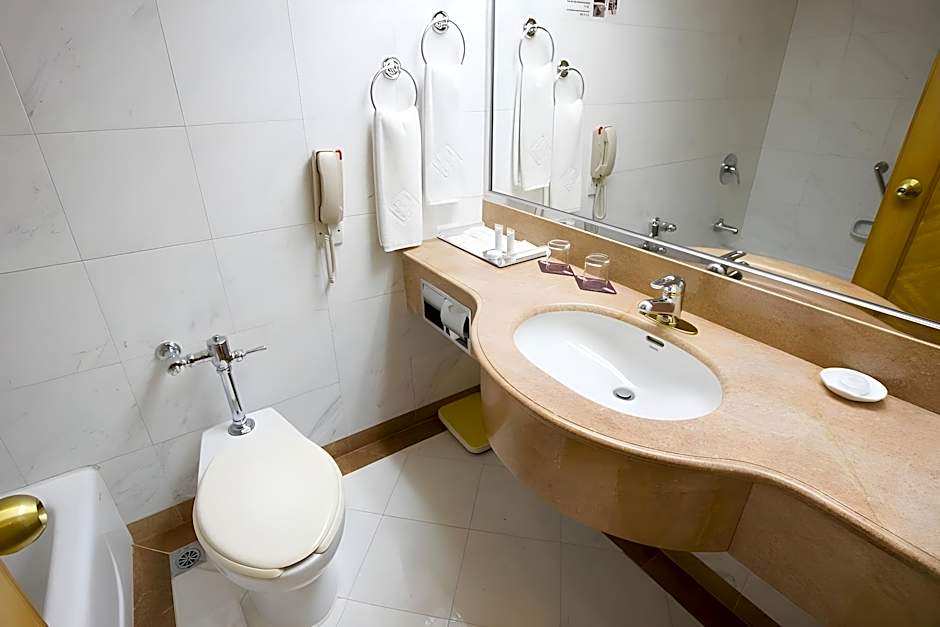 Golden Crown China Hotel
