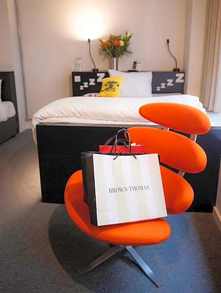 REZz Temple Bar, Dublin