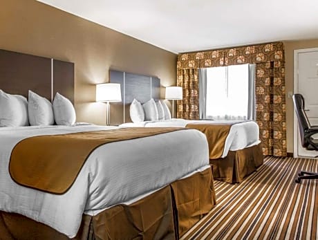 2 Queen Beds, Efficiency, Suite, Nonsmoking