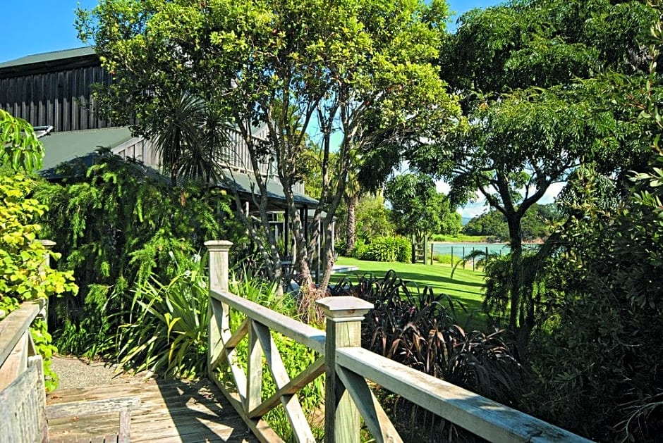 Pawhaoa Bay Lodge
