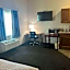 Days Inn & Suites by Wyndham Columbus NE
