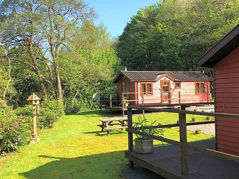 Rashfield Sheilings - Riverside Lodges by Pucks Glen Dunoon Argyll
