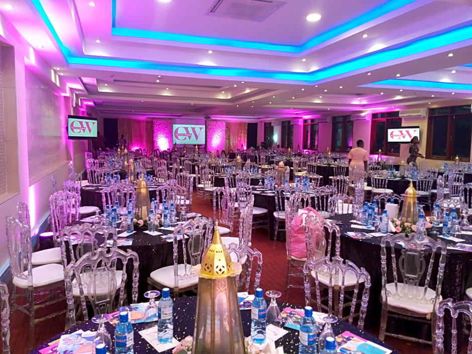 Travellers Beach Hotel & Club