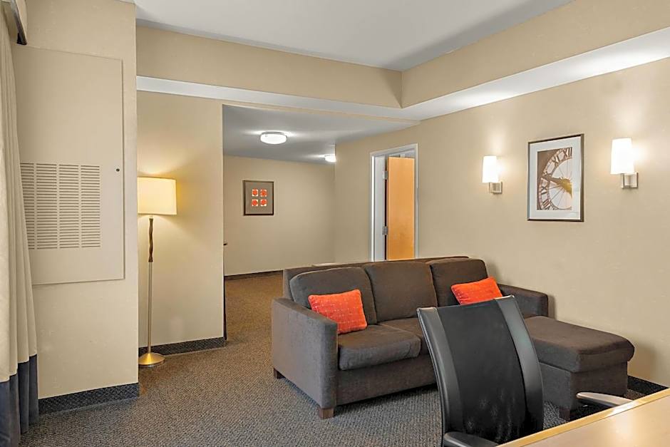 Cambria Hotel Columbus - Polaris