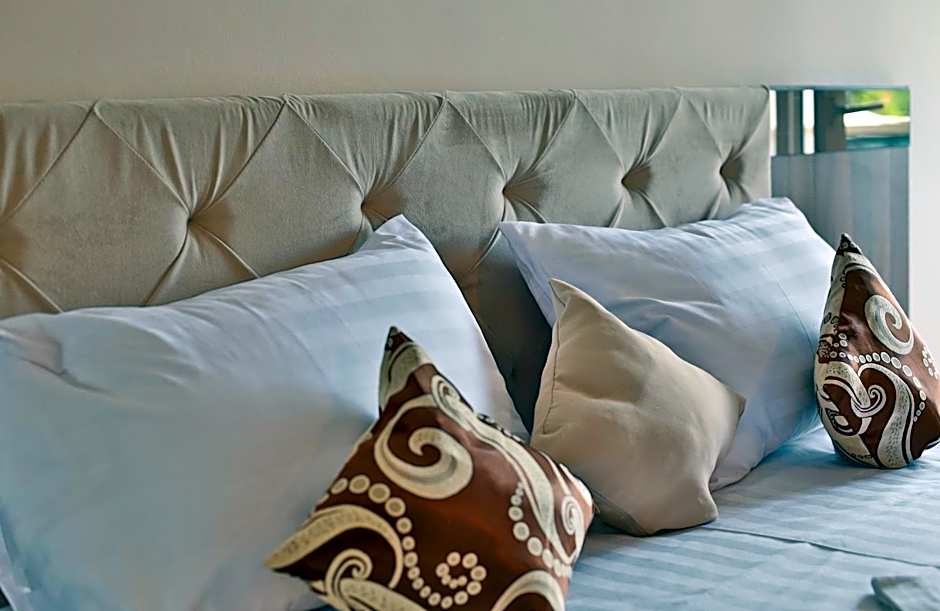 Jijo's Hotel