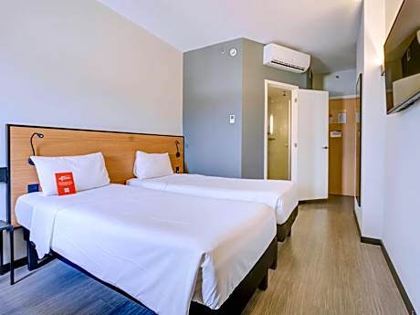 Standard Apartment with twin beds