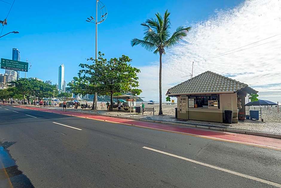 ITNC104 - Avenida Atlântica com 3Q e churrasqueira