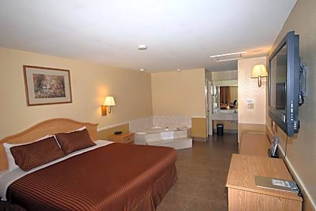 King Room with Spa Bath - Smoking