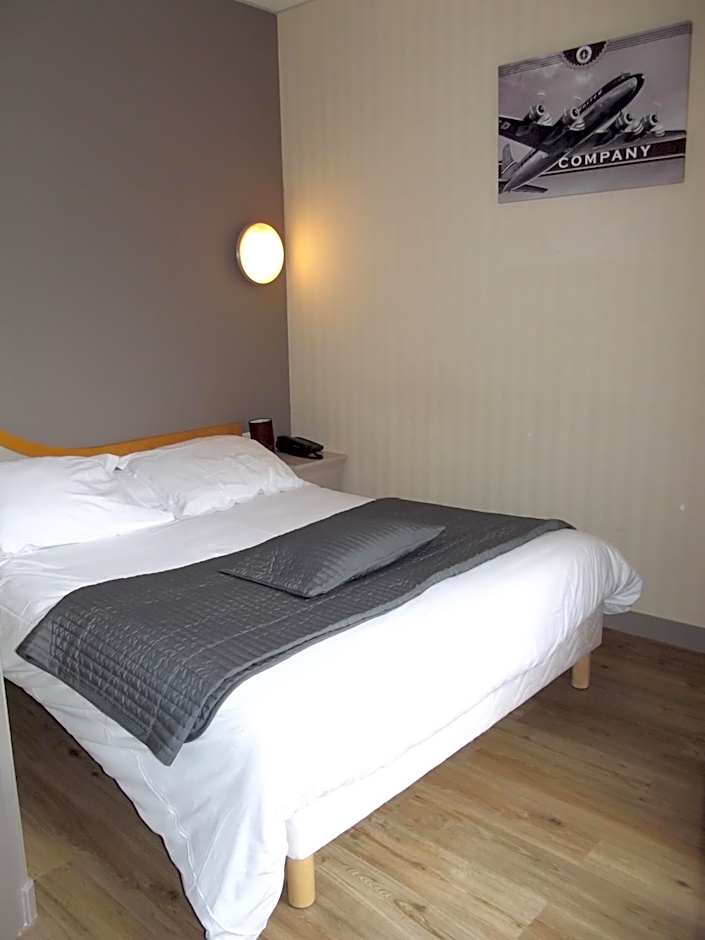 Photo 1 of 5 of Double Room