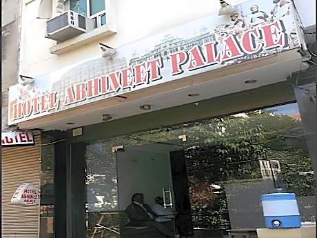 Abhineet Palace Hotel