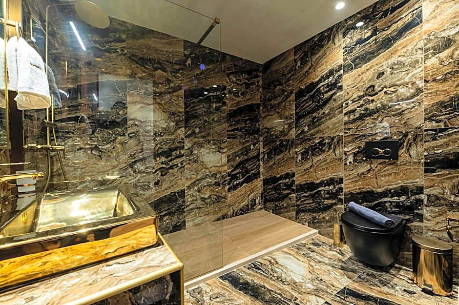 Royal Gold City Suites by Omilos Hotels