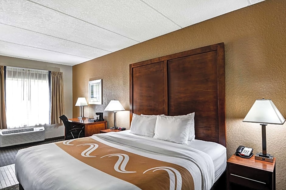Photo 1 of 1 of Efficiency 1 King Bed and 2 Twin Beds Suite