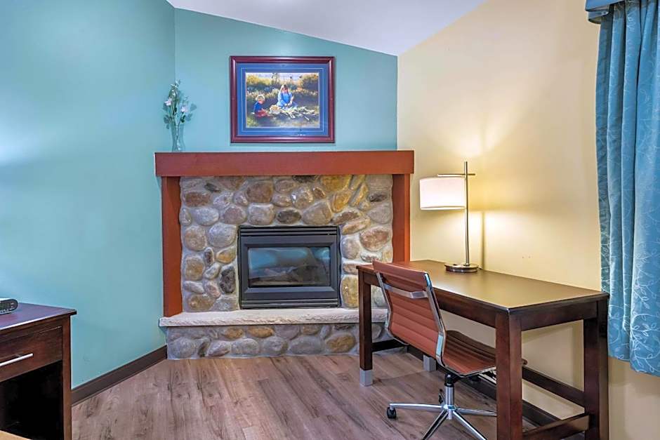Econo Lodge Inn and Suites Eau Claire